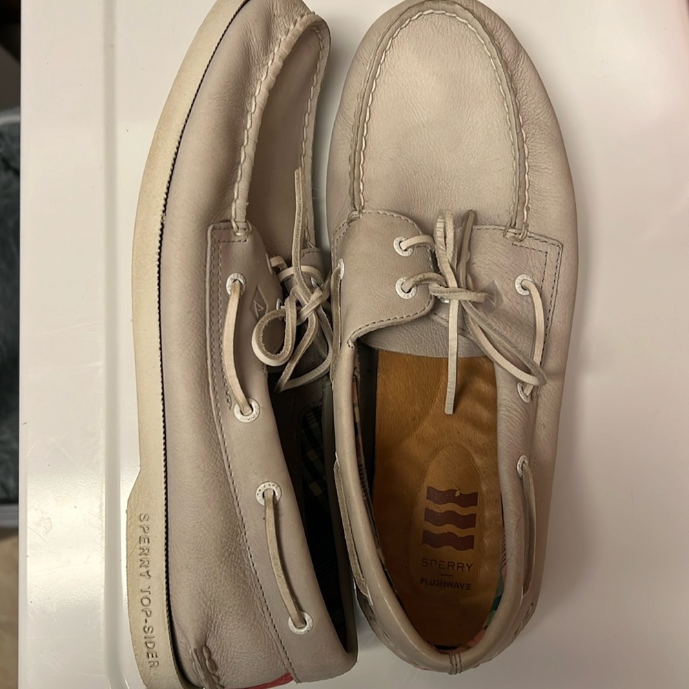 Sperry Top-Sider Women’s leather boat shoe Size 10M